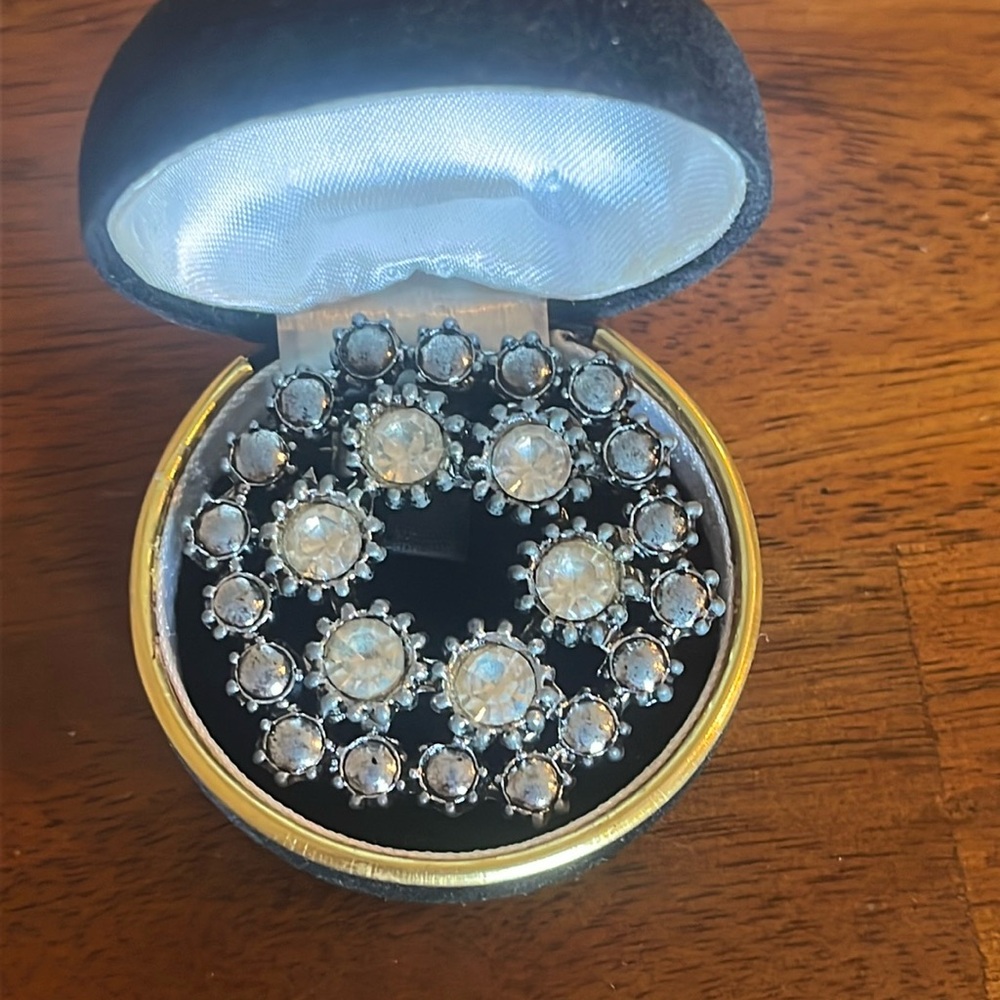 Vintage Silver Tone Aura Borealis Rhinestone Designer Wreath Brooch